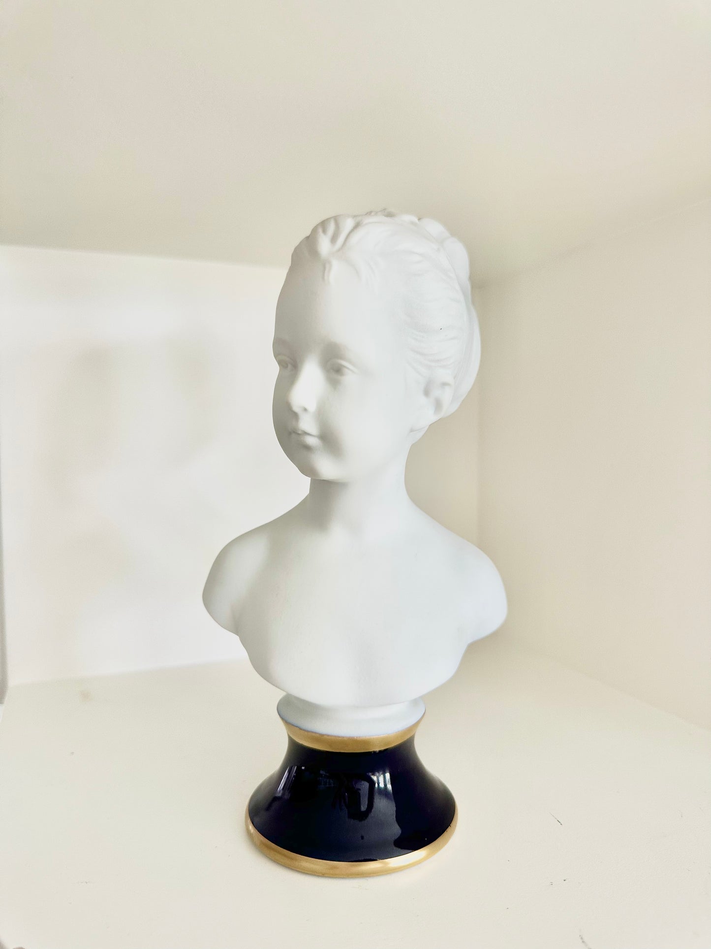 French Tharaud Limoges d'après Houdon Bisque Porcelain Bust of Louise and Alexandre Brongniart