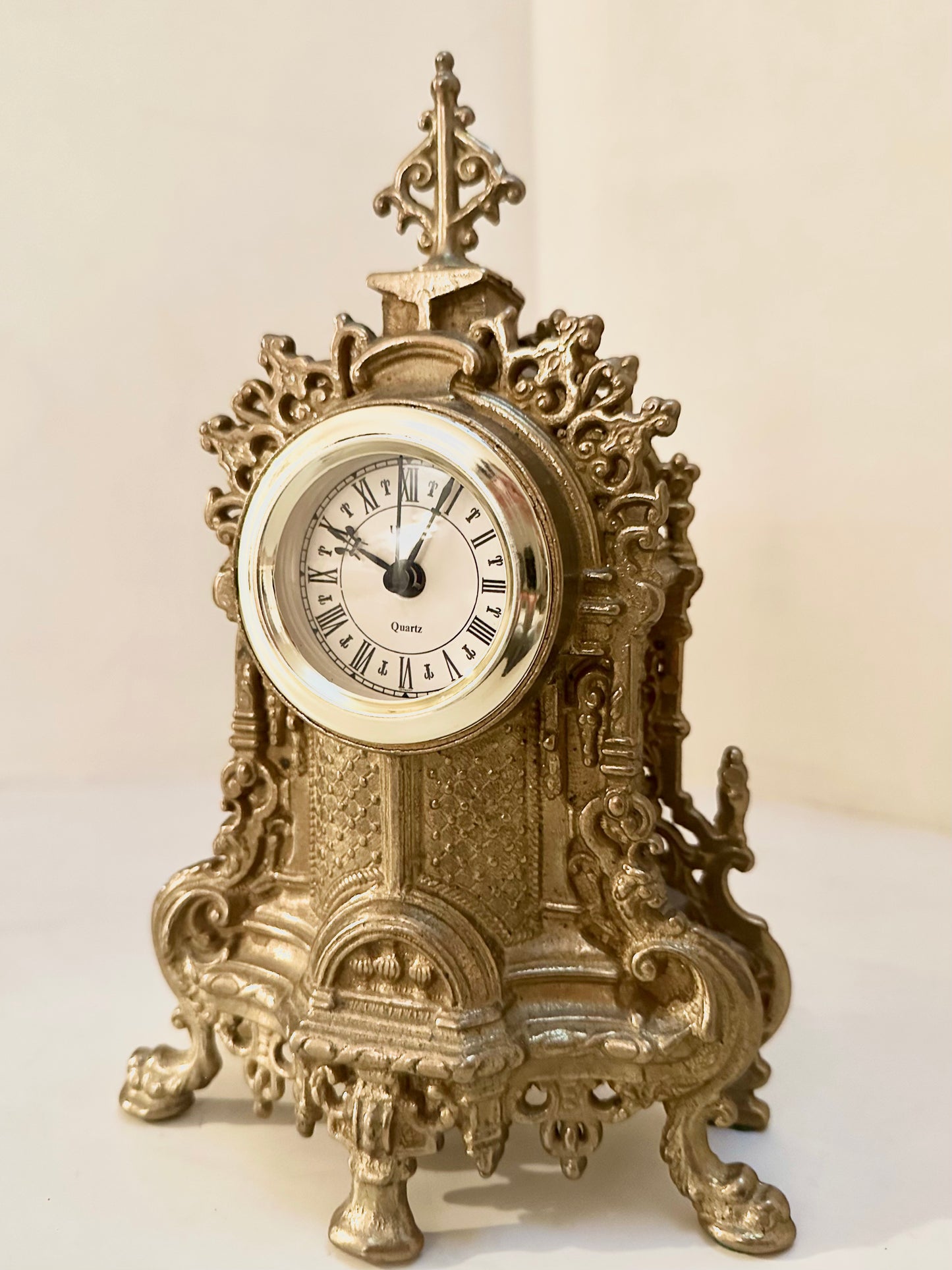 Uranio Quartz Brass Table Clock