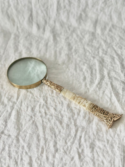 Magnifying Glass with Mother of Pearl Handle