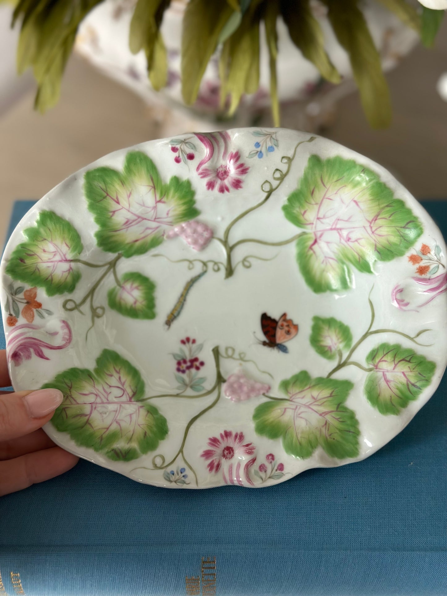 Oval Shaped Leaf Dish
